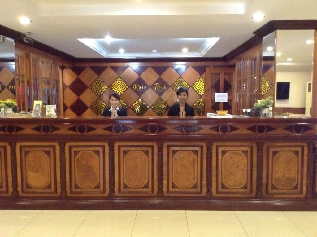 Jun Yue Hotel Пномпень Экстерьер фото
